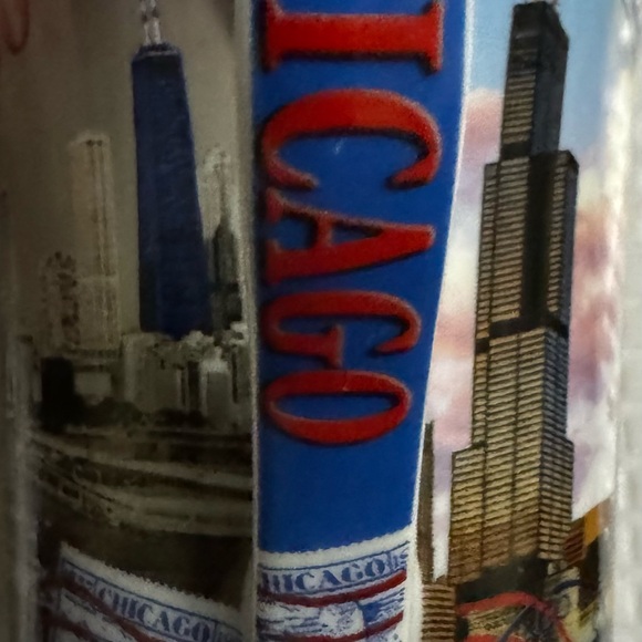 The Postcard Factory Chicago mug - Picture 5 of 6